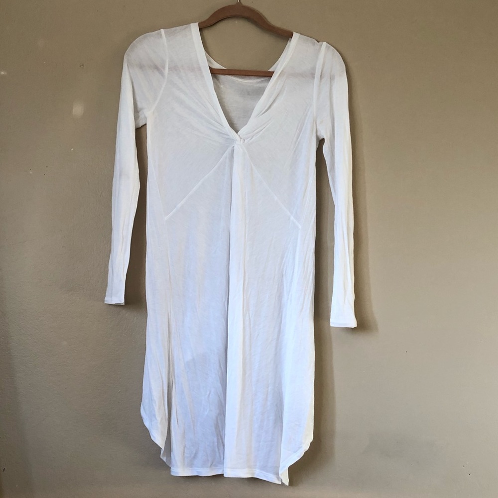 Kendi white top